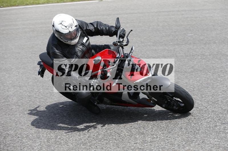 /Archiv-2024/29 12.06.2024 MOTO.CH Track Day ADR/Gruppe blau/Team